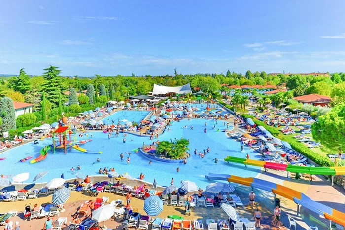 what types of accomodations does Eurocamp Italy offers?