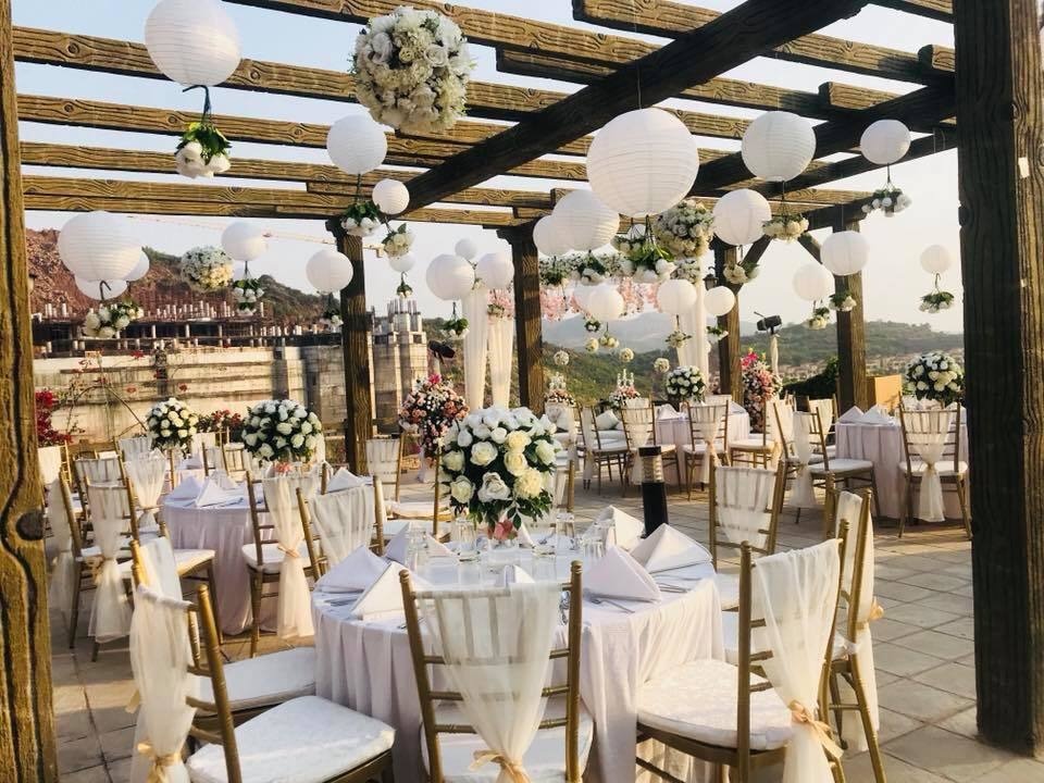 what is the ideal time of the year for best destination wedding venues?