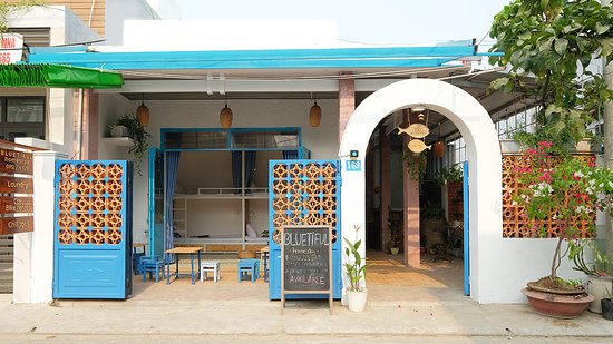 what makes homestay da nang different from hotels?