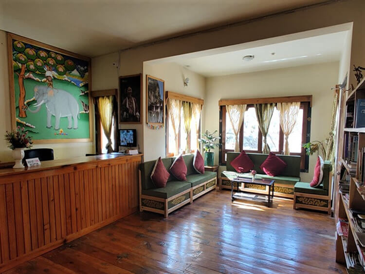 how can i make a reservation for homestay lodge?