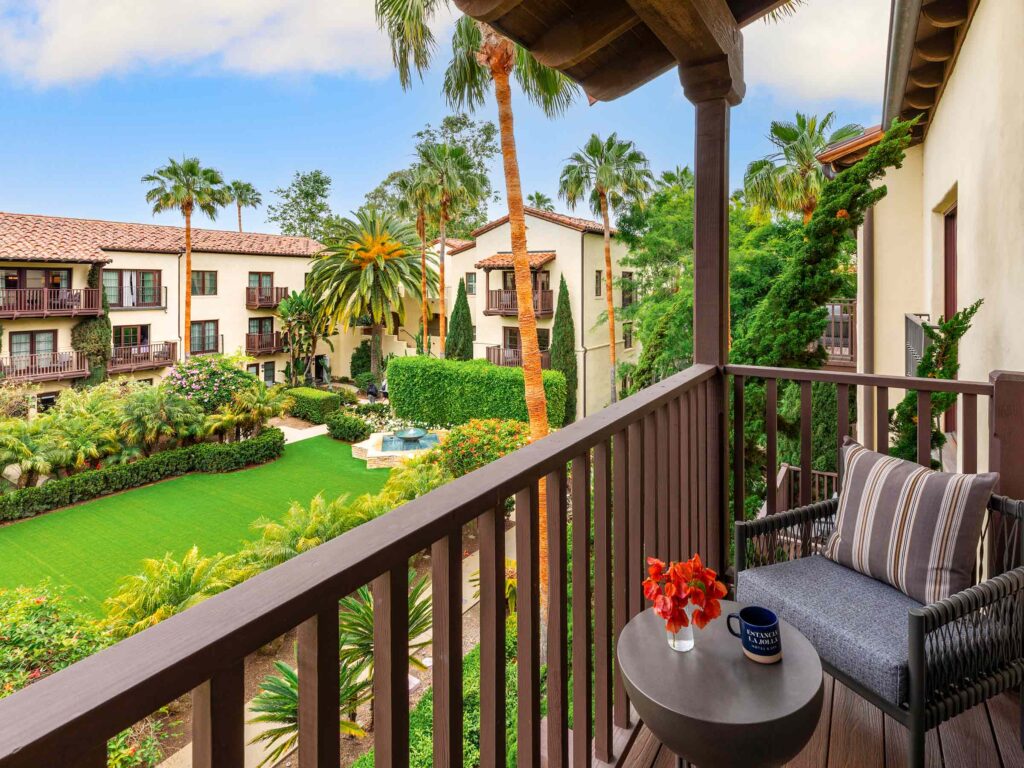 what are popular destinations with aaa discount hotels?