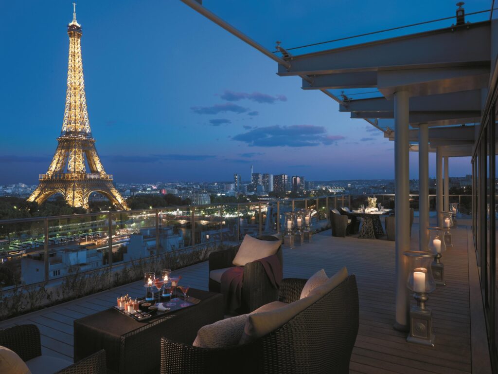 what is the criteria for choosing budget hotels in paris?
