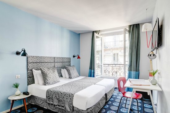 are budget hotels in paris safe for solo travellers?