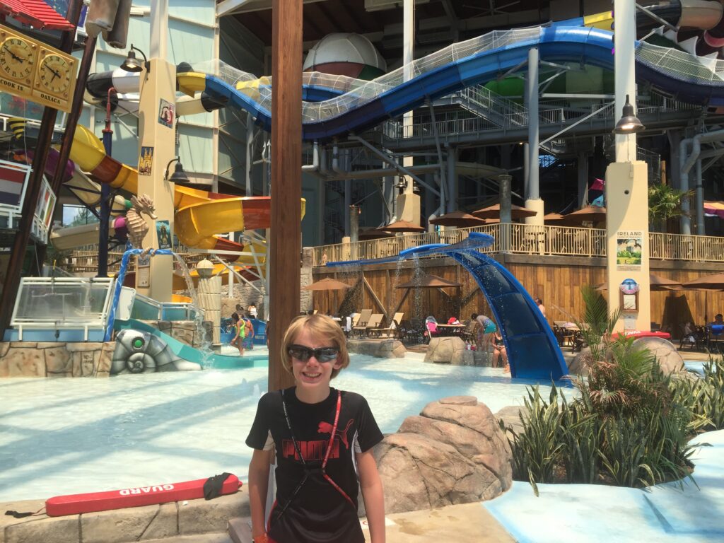 what are the basic services in the camelback indoor water park?