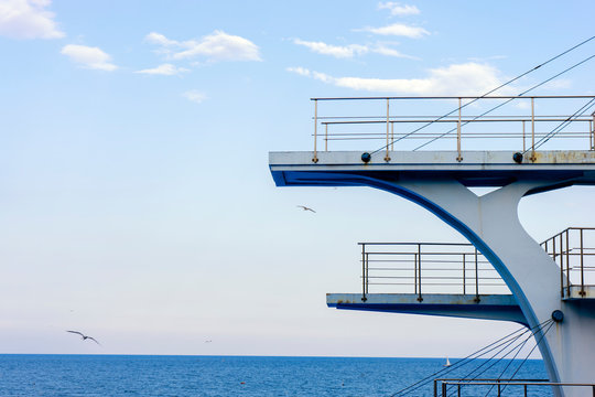 what are the types of diving board?