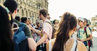 what is meant by tour guide jobs?