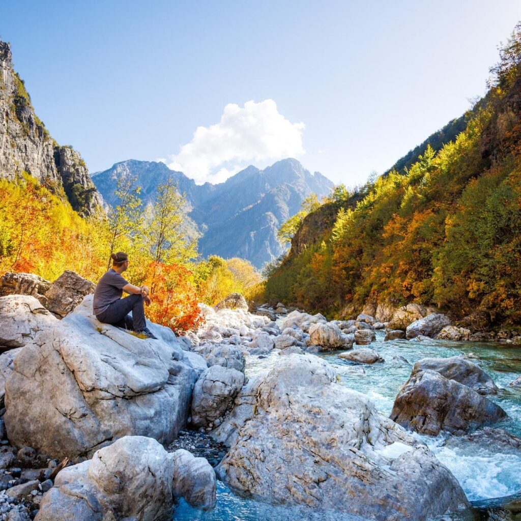 how to get best solo travel destinations?