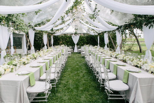 how much outdoor tent wedding cost?