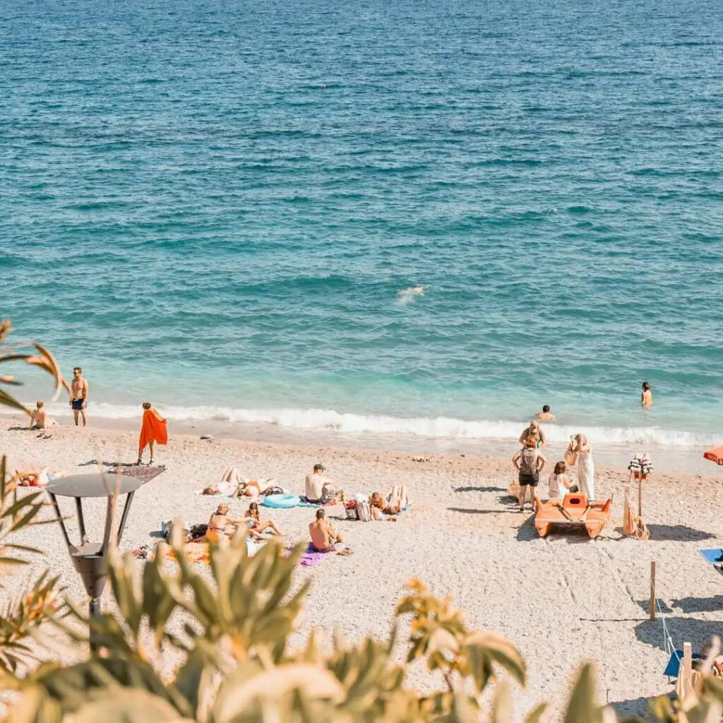 what are popular activities during summer travel?