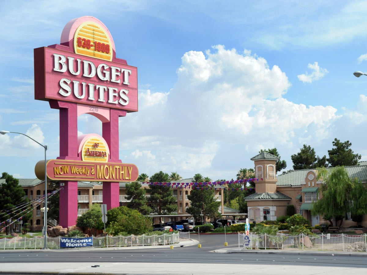 what are budget suites las vegas?