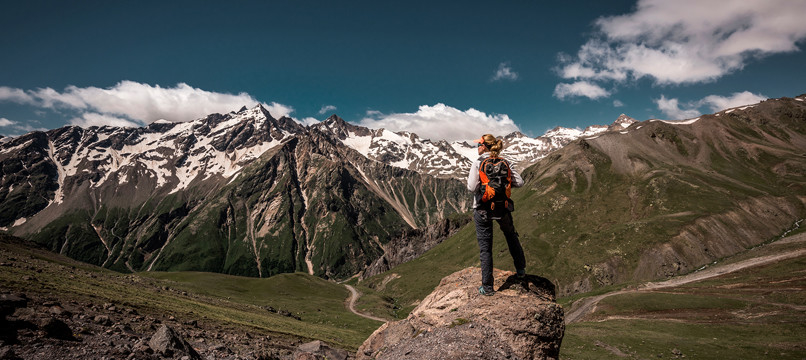 when should you go to the caucasus mountains?